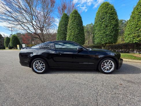 Used 2013 Ford Mustang Premium image 6