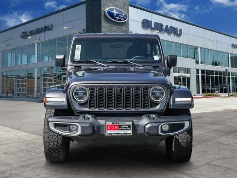 Used 2021 Jeep Wrangler Unlimited Sahara w/ Cold Weather Group AWD/4WD image 2