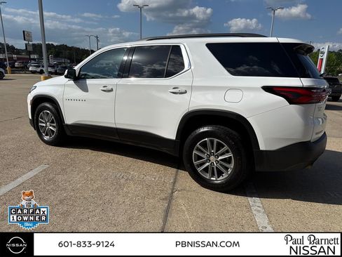 Used 2023 Chevrolet Traverse LT FWD image 6
