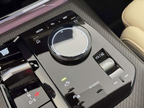 Used 2025 BMW X3 xDrive30i w/ Convenience Package image 29