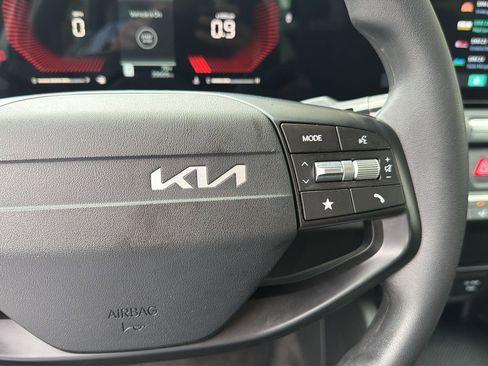 Used 2025 Kia K4 FWD image 21