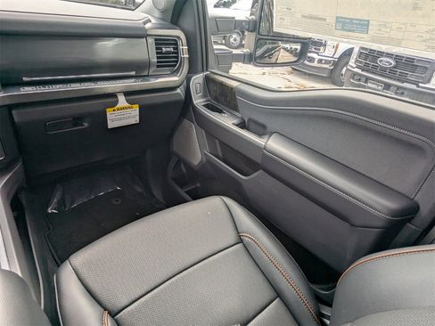 New 2025 Ford F250 Lariat w/ Black Appearance Package image 18