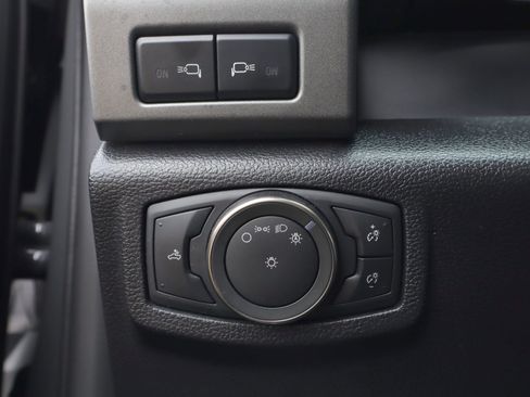 Used 2018 Ford F150 Raptor w/ Equipment Group 802A Luxury image 16