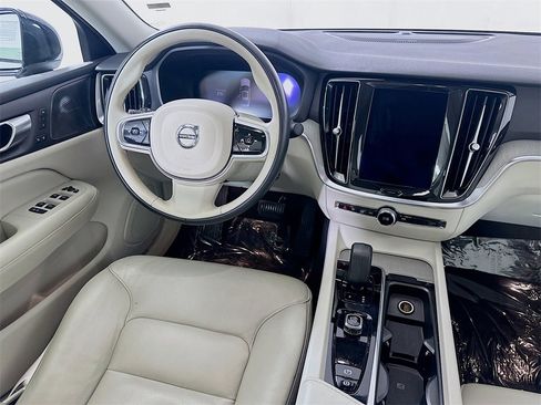 Used 2024 Volvo S60 B5 Plus image 16