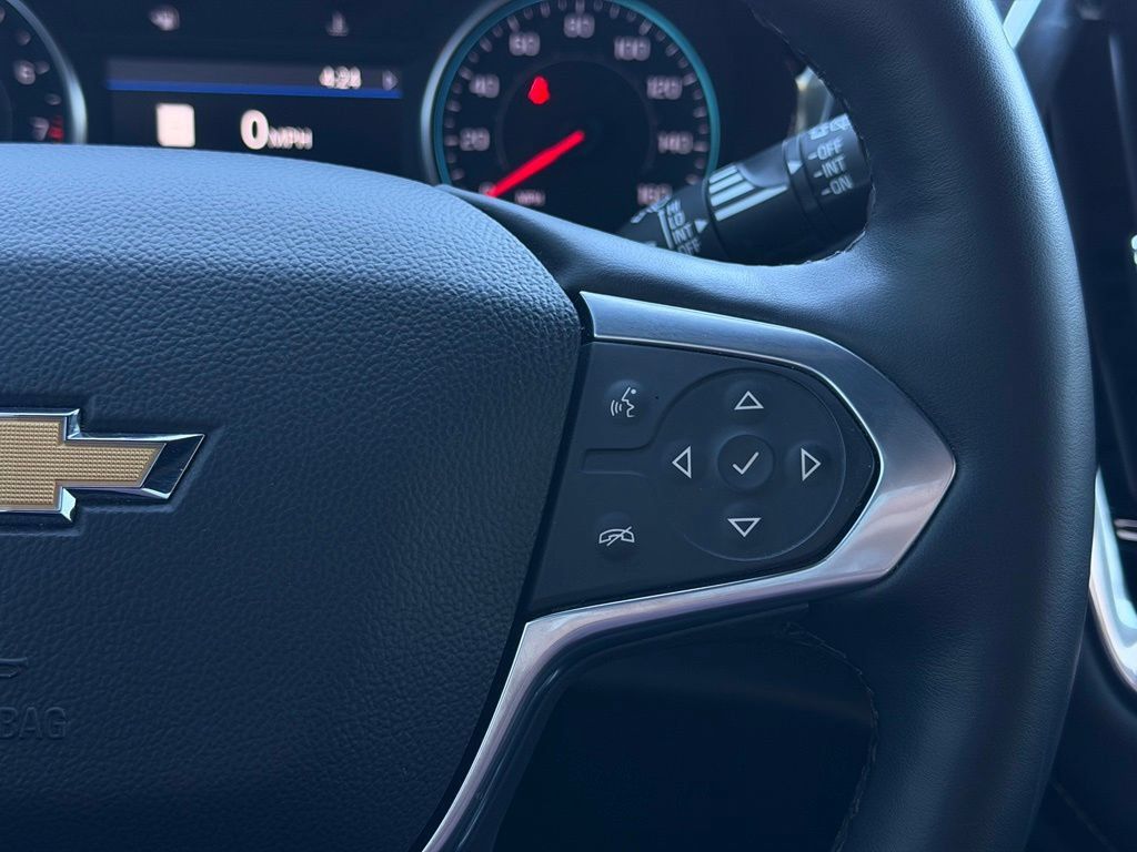 Used 2023 Chevrolet Traverse LT w/ LT Premium Package FWD image 26
