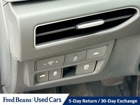 Used 2023 Hyundai Sonata SE w/ Preferred Accessory Package image 11