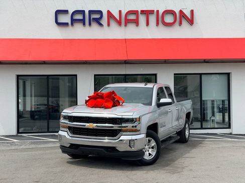 Used 2017 Chevrolet Silverado 1500 LT w/ All Star Edition AWD/4WD image 2