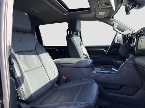 Used 2025 GMC Sierra 3500 Denali w/ Denali Reserve Package image 23