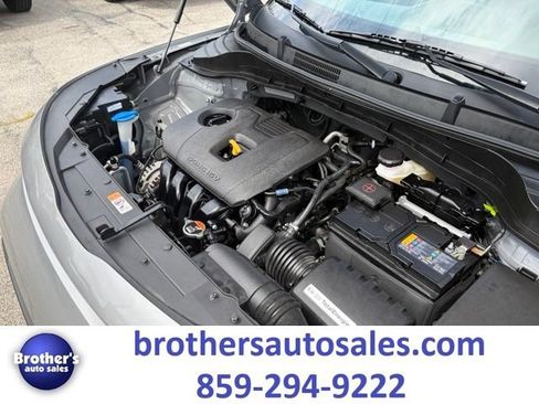 Used 2025 Kia Soul LX w/ LX Technology Package FWD image 10