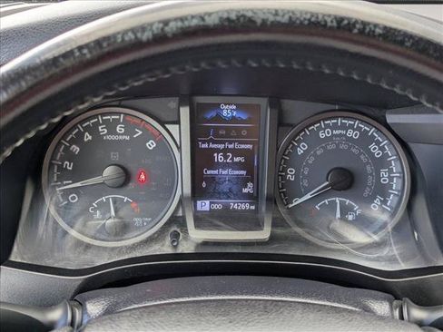 Used 2021 Toyota Tacoma TRD Off-Road w/ Technology Package AWD/4WD image 10