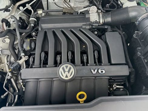 Used 2019 Volkswagen Atlas SE w/ Panoramic Sunroof Package image 32