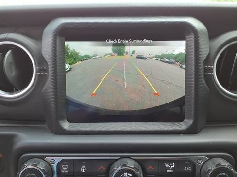 Certified 2022 Jeep Wrangler Unlimited Sahara w/ Cold Weather Group AWD/4WD image 24