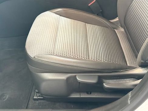 Used 2024 Chevrolet Trax LT FWD image 19