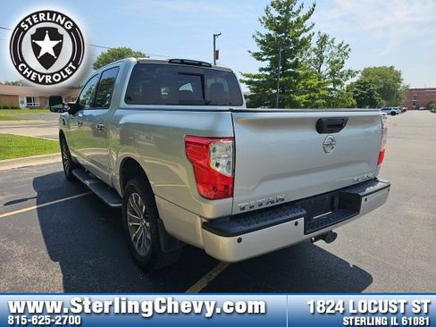 Used 2017 Nissan Titan SL w/ SL Towing Convenience Package image 7