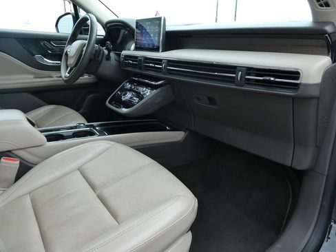 Used 2022 Lincoln Corsair Reserve FWD image 14