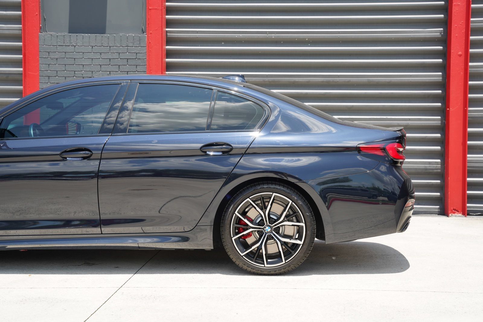 Used 2023 BMW 540i w/ M Sport Package RWD image 11