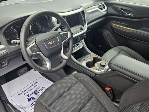 Used 2023 GMC Acadia SLE w/ Driver Convenience Package FWD image 10
