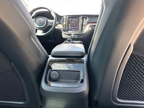 Certified 2022 Volvo S60 T8 R-Design Expression w/ Protection Package Premier image 14