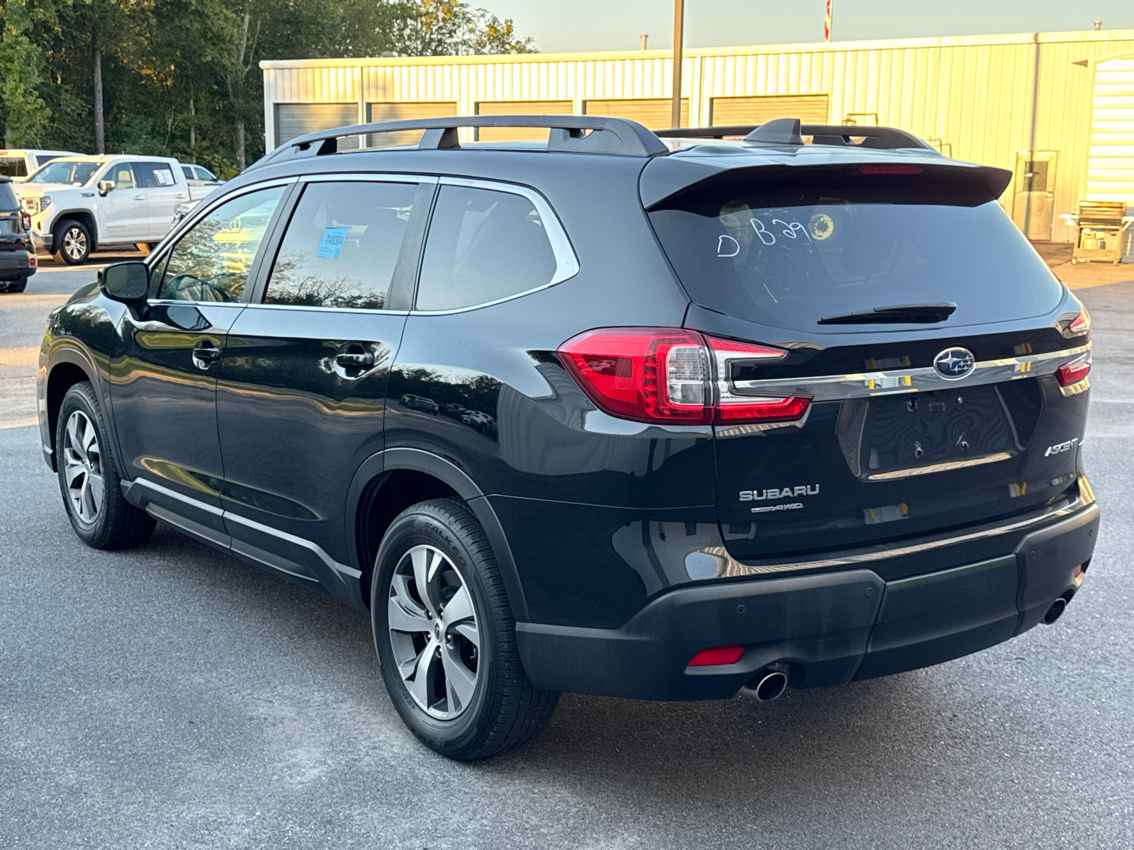 Used 2025 Subaru Ascent Premium AWD/4WD image 6