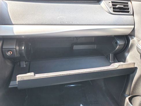 Used 2016 Toyota Camry SE FWD image 37