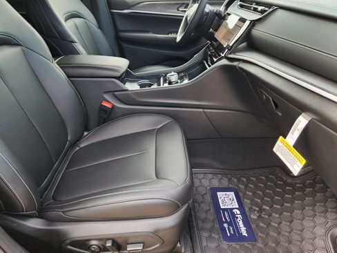 New 2026 Jeep Grand Cherokee L Limited AWD/4WD image 12