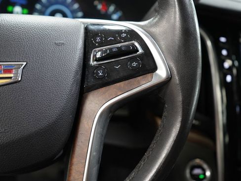 Used 2020 Cadillac Escalade Premium Luxury RWD image 35