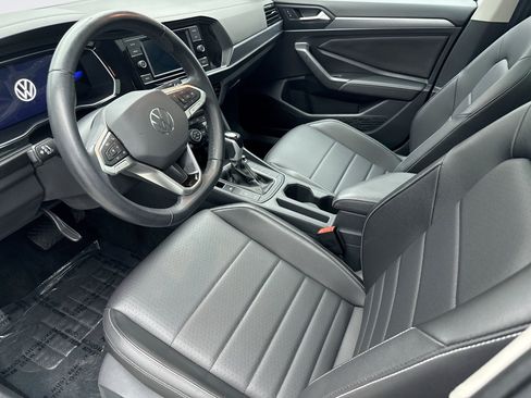 Used 2023 Volkswagen Jetta SE w/ Panoramic Sunroof Package FWD image 10