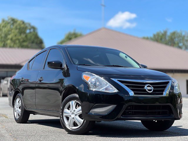Used 2019 Nissan Versa S FWD image 3
