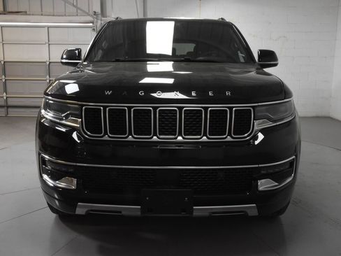 Used 2023 Jeep Wagoneer L Series III RWD image 4