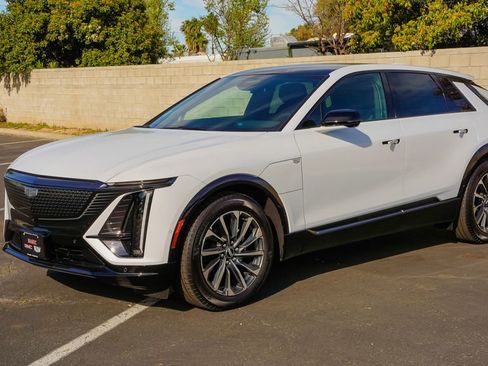 New 2026 Cadillac Lyriq Sport w/ LPO, Floor Liner Package image 3