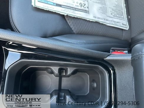 New 2026 Jeep Compass Latitude image 33