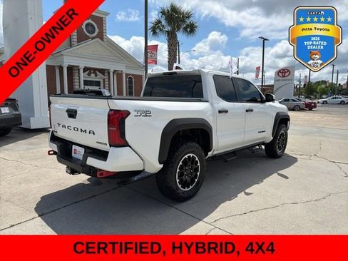 Certified 2025 Toyota Tacoma TRD Off-Road AWD/4WD image 5