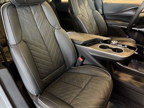 New 2026 Cadillac Lyriq V image 58