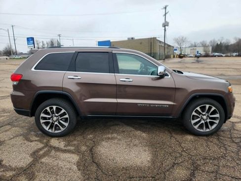 Used 2018 Jeep Grand Cherokee Limited image 3