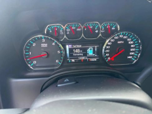 Used 2015 Chevrolet Suburban LTZ RWD image 22