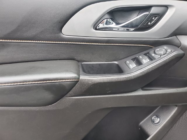 Certified 2021 Chevrolet Traverse LT FWD image 19