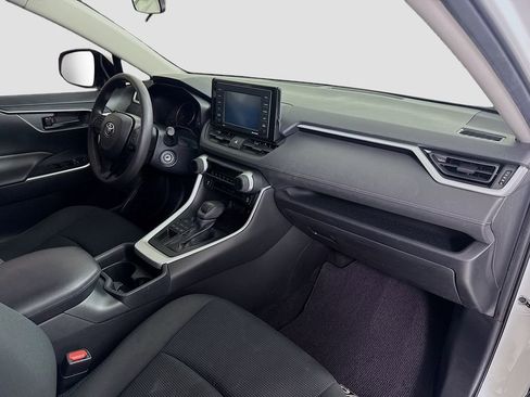 Used 2020 Toyota RAV4 LE image 23