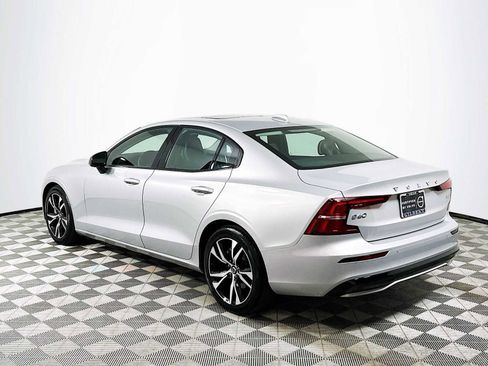 Used 2025 Volvo S60 B5 Core image 5