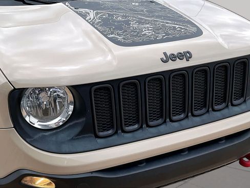 Used 2017 Jeep Renegade Trailhawk AWD/4WD image 29