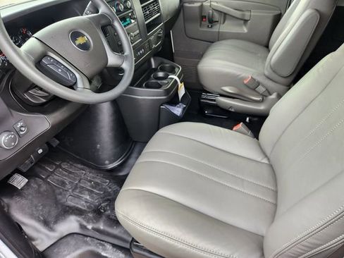 New 2025 Chevrolet Express 2500 Extended RWD image 4
