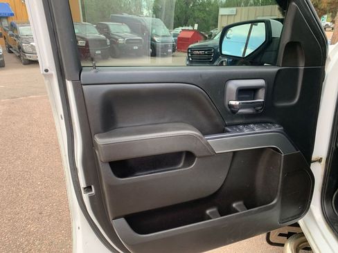 Used 2018 Chevrolet Silverado 1500 LT AWD/4WD image 13