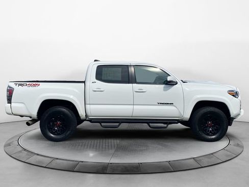 Used 2022 Toyota Tacoma TRD Sport w/ Technology Package AWD/4WD image 6