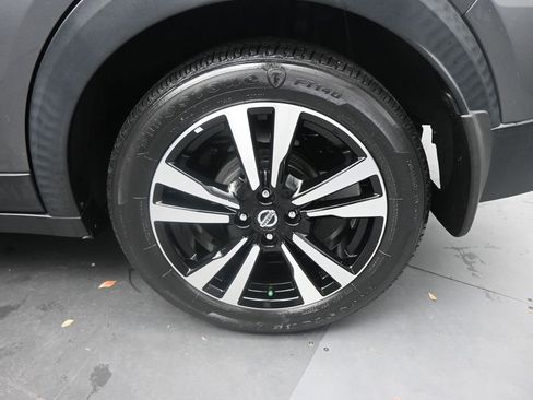 Used 2020 Nissan Kicks SV image 25