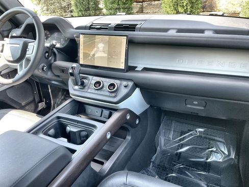 Certified 2024 Land Rover Defender 110 SE image 14