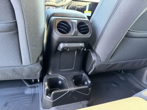 New 2026 Jeep Gladiator Sport AWD/4WD image 12