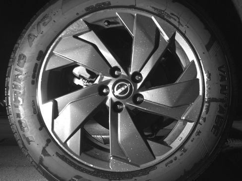 Used 2025 Nissan Rogue SV FWD image 15