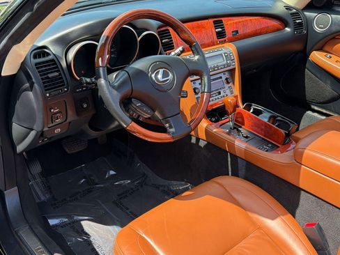 Used 2005 Lexus SC 430 Convertible RWD image 4