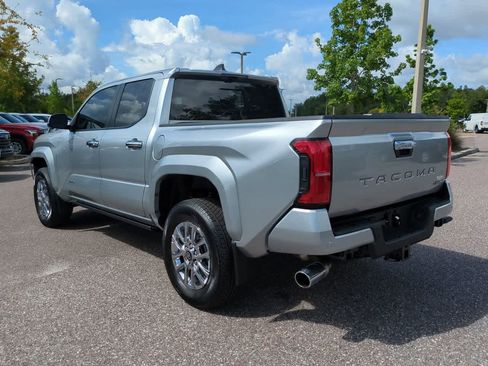 Used 2025 Toyota Tacoma Limited AWD/4WD image 4