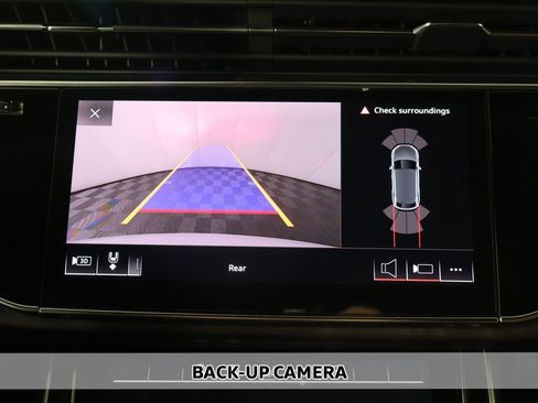 Used 2019 Audi Q8 Premium Plus w/ Premium Plus image 7