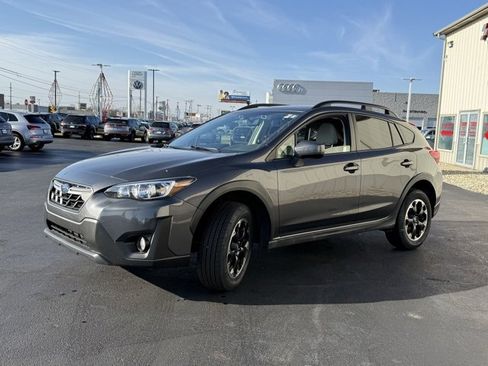 Used 2021 Subaru Crosstrek 2.0i Premium w/ Moonroof Package image 3